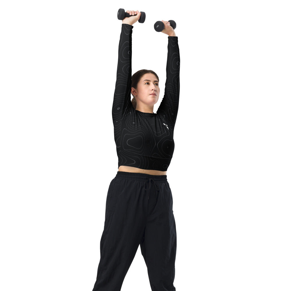 Vapour Long-Sleeve Crop in onyx, arms up
